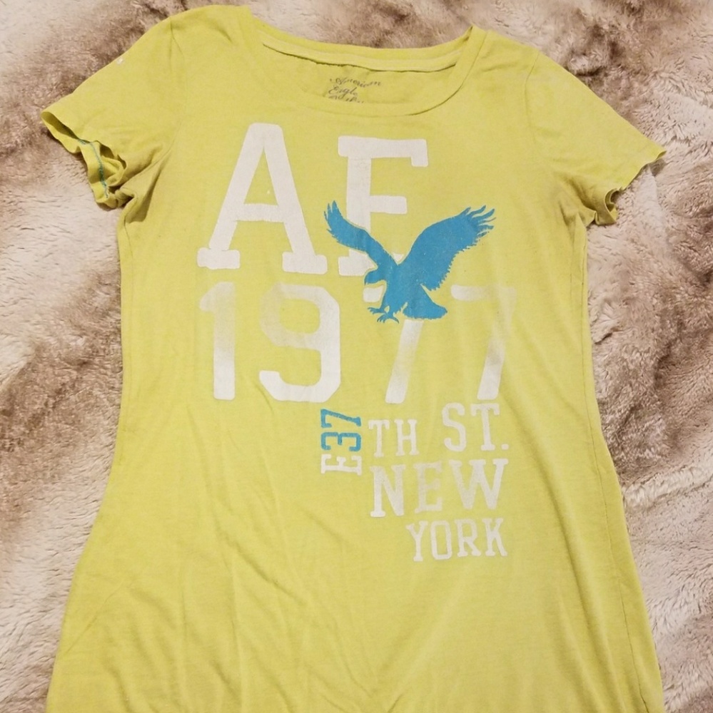 super comfy american eagle t-shirt